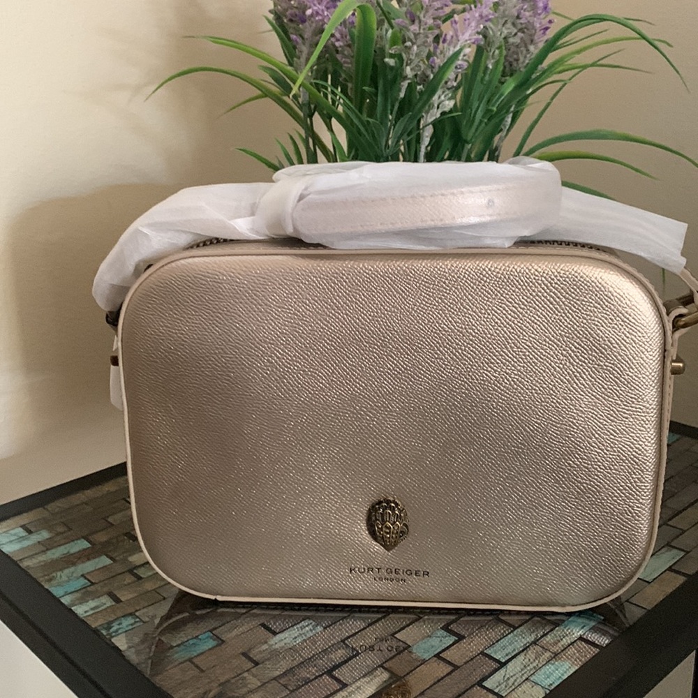Kurt Geiger London Richmond Crossbody Bag
Kurt Geiger London